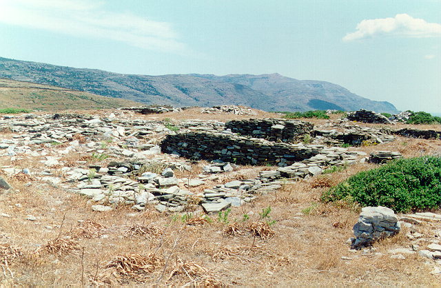 The settlement was entered through a large gate, which was reconstructed in the 6th century B.C., when the temple was also built. The sanctuary, whose founding dates back to the 8th century B.C., continued to function until the 5th century B.C. although ANDROS PHOTO GALLERY - The Geometric settlement of Zagora
