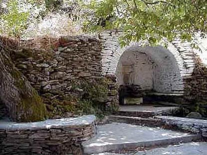 Petrenia spring in Vouni (Paleokastro) ANDROS PHOTO GALLERY - PETRENIA SPING