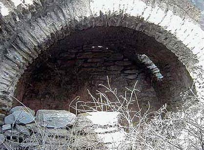 Underground structure in Kastro Faneromenis ANDROS PHOTO GALLERY - FANEROMENIS CASTLE